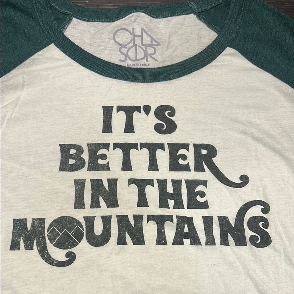 Chaser Women’s White & Green LS It’s Better in the Mountains Baseball Tee Large